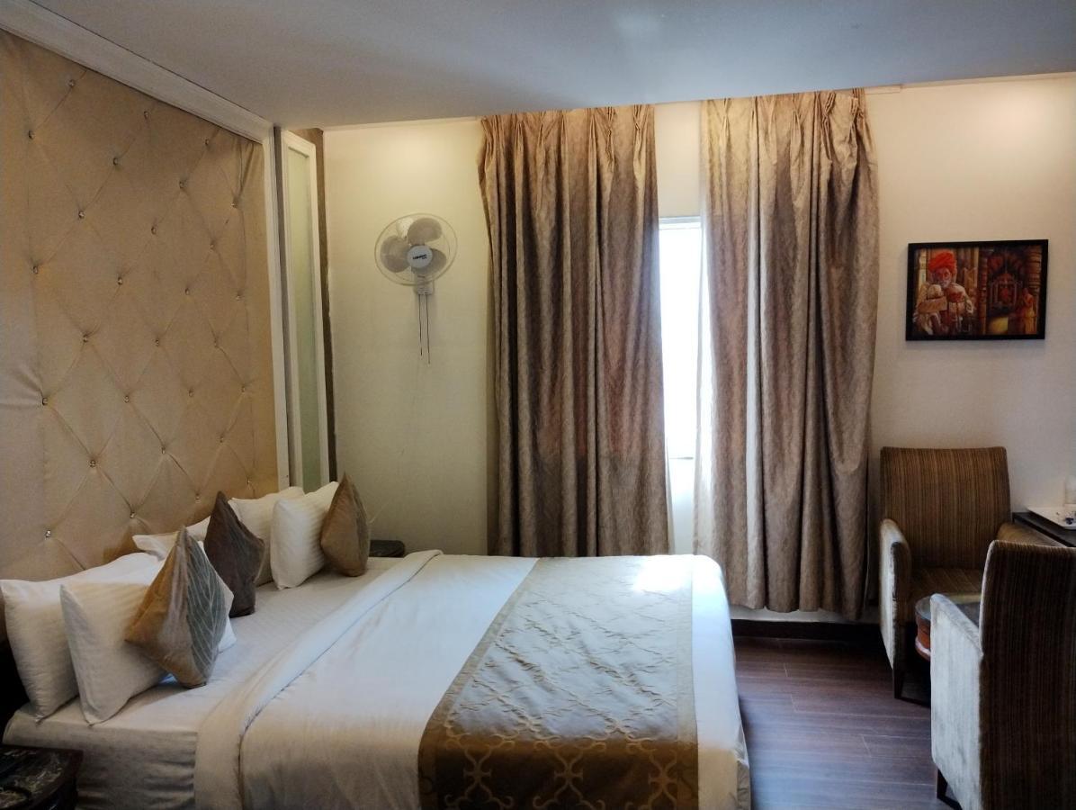 Hotel Wti Airport Grand Delhi New Delhi Exterior photo